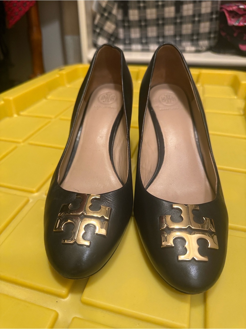 Tory Burch Black Leather shoes. Size 7 1/2.